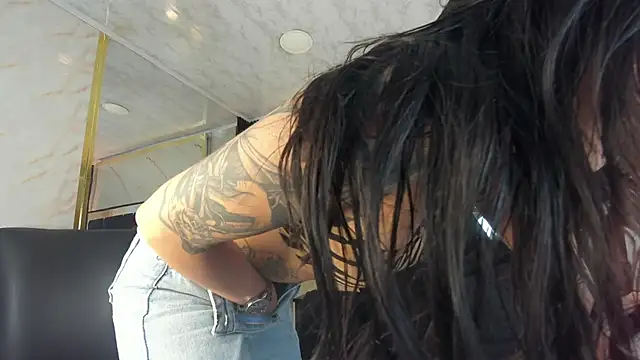 Snapshot of Princess_Violett chatting on September 24, 2025, 1:47 pm Princess Violett online show from September 24, 2025, 1:47 pm