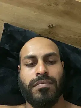 islandvybee55 online show from April 22, 2026, 3:02 pm