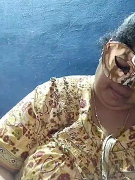 Snapshot of tamilthanushri chatting on February 11, 2026, 11:04 am tamilthanushri online show from February 11, 2026, 11:04 am