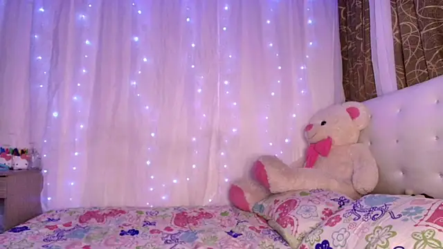 Snapshot of ivonjoness chatting on May 12, 2026, 3:47 am ivonjoness online show from May 12, 2026, 3:47 am