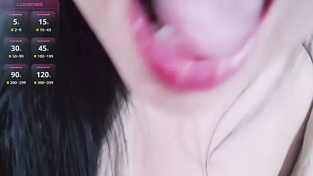 Snapshot of CN-Lily chatting on November 24, 2025, 11:32 am CN-Lily online show from November 24, 2025, 11:32 am