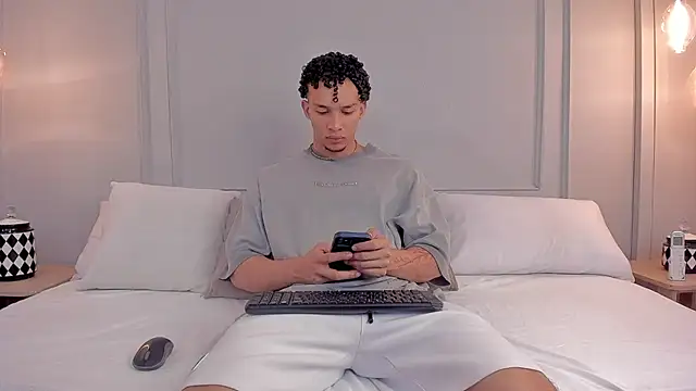 Dominick star online show from November 20, 2025, 4:01 am