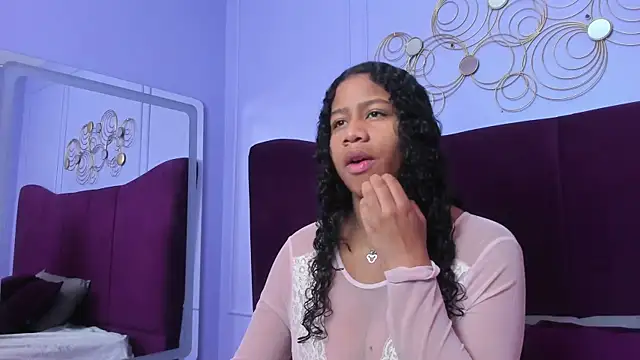 Snapshot of Sofi_Fox_ chatting on February 13, 2025, 11:39 am Sofi Fox online show from February 13, 2025, 11:39 am