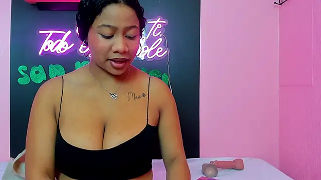 Snapshot of Sofi_Fox_ chatting on March 16, 2025, 11:49 am Sofi Fox online show from March 16, 2025, 11:49 am