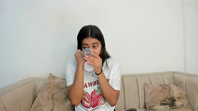 natalia aguirre1 online show from October 30, 2025, 12:17 pm