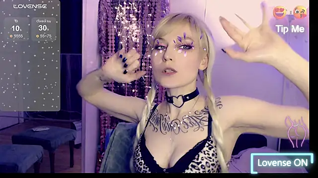 mischellemeow13 online show from December 22, 2024, 2:06 am