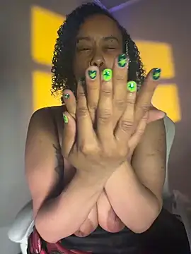 loveluna8 online show from February 25, 2026, 11:14 pm