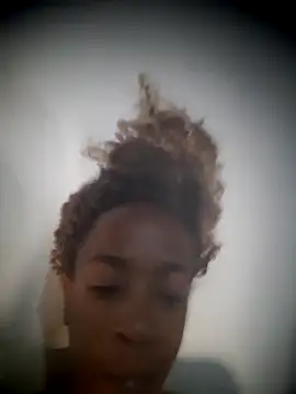 garota10 online show from November 21, 2025, 9:02 pm