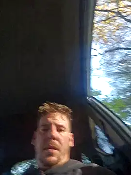 Titanhoott online show from November 4, 2025, 10:14 am