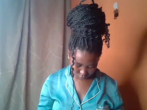 Moonfades online show from November 1, 2025, 6:59 am