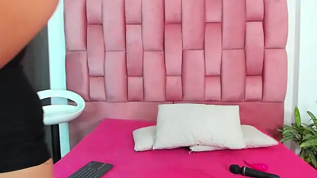 EmmaRossem online show from January 16, 2025, 8:03 pm