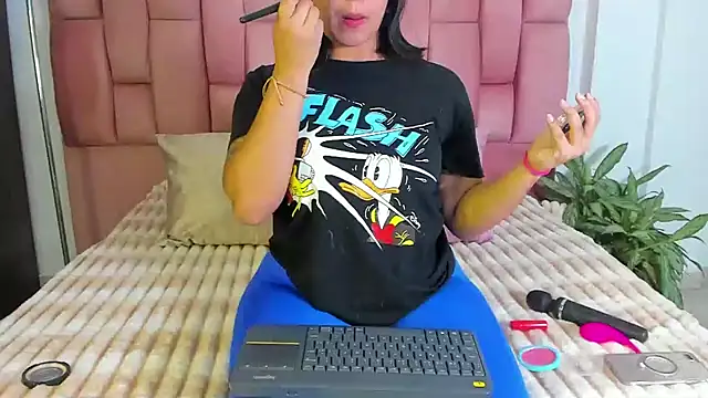 EmmaRossem online show from February 7, 2025, 7:49 pm