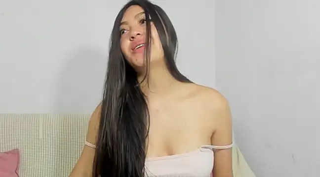 Sweet-Sophiee online show from December 10, 2024, 6:49 pm