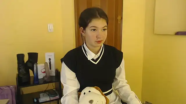 lilimini032 online show from September 17, 2025, 7:26 pm