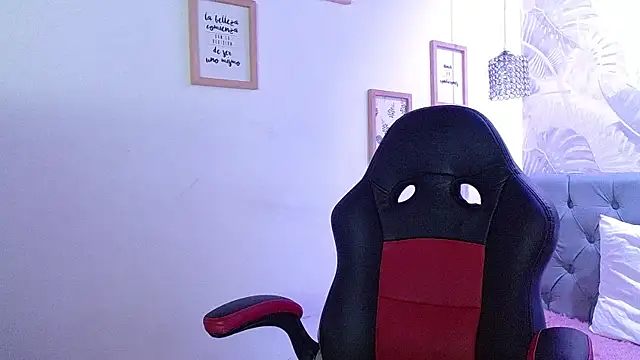 Snapshot of violletha chatting on February 6, 2025, 3:20 pm violletha online show from February 6, 2025, 3:20 pm