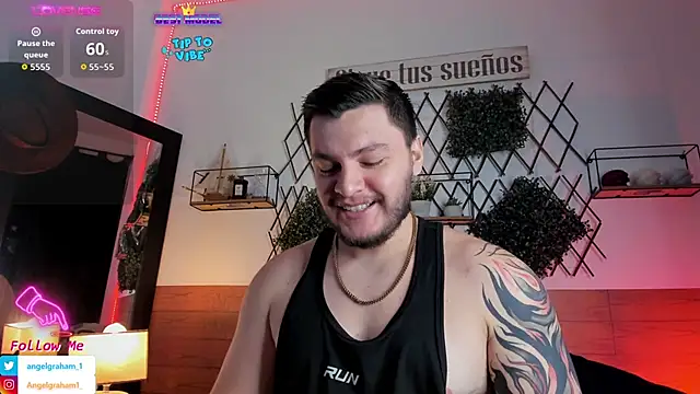 Snapshot of Angelgraham_1 chatting on September 30, 2025, 3:28 pm Angelgraham 1 online show from September 30, 2025, 3:28 pm