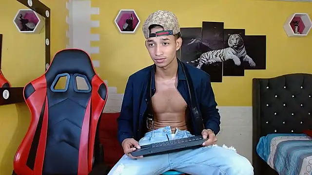 Snapshot of jose_sexycumm chatting on October 2, 2025, 10:39 pm jose sexycumm online show from October 2, 2025, 10:39 pm
