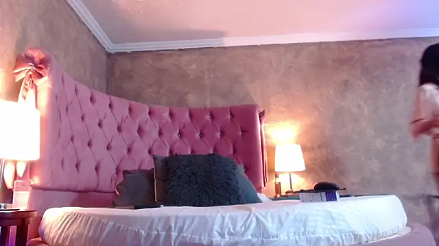 GabyPetit online show from March 8, 2025, 9:08 pm