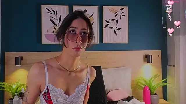 GabyPetit online show from September 21, 2025, 1:57 pm