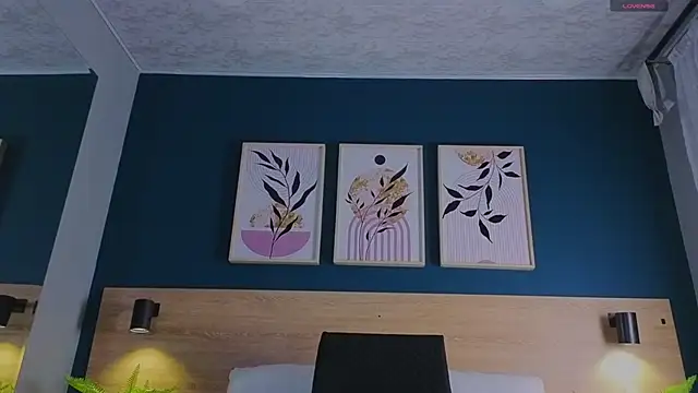 GabyPetit online show from September 22, 2025, 8:00 pm