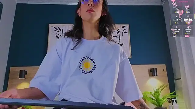 GabyPetit online show from September 25, 2025, 8:01 pm