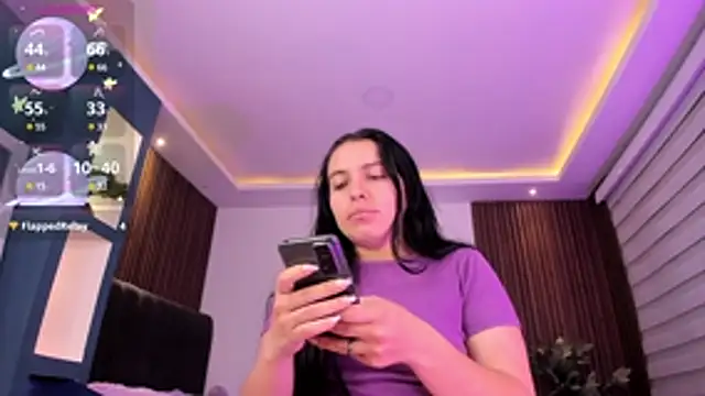 Snapshot of Lucy_Smith2 chatting on December 4, 2024, 10:02 am Lucy Smith2 online show from December 4, 2024, 10:02 am