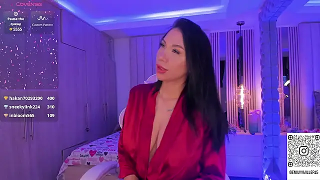 Emilyymilleer  online show from January 11, 2025, 8:21 pm