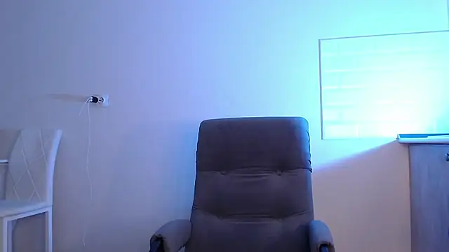 Eva Hailey  online show from July 19, 2026, 4:49 am