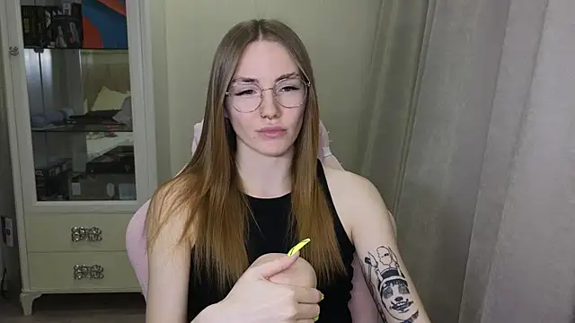 littlevildevil online show from December 10, 2024, 2:17 pm