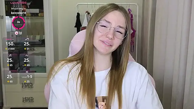 littlevildevil online show from February 25, 2025, 11:08 am