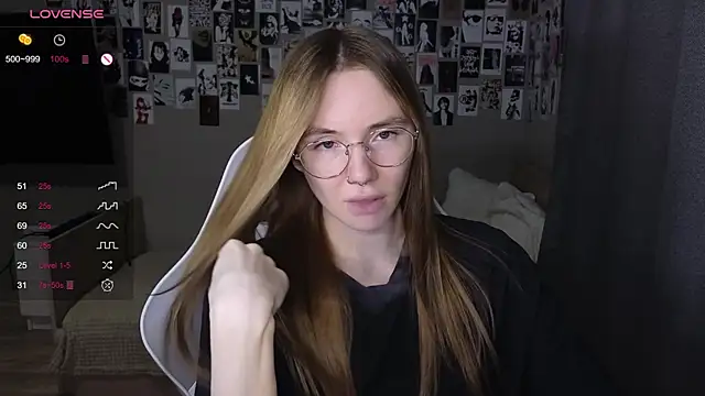 littlevildevil online show from April 27, 2026, 11:08 am