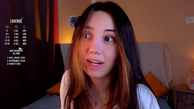 GillianDowdey online show from September 18, 2025, 2:57 am