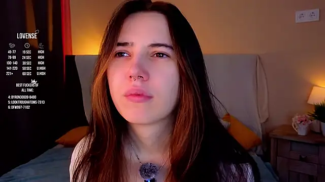 GillianDowdey online show from September 19, 2025, 2:02 am