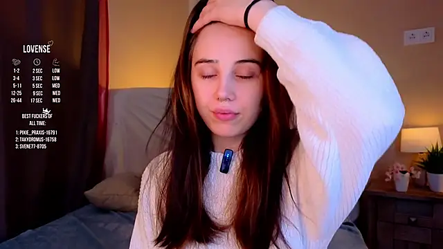 GillianDowdey online show from October 12, 2025, 2:54 am