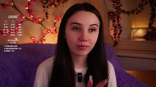 GillianDowdey online show from November 25, 2025, 3:39 am