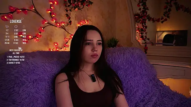 GillianDowdey online show from December 2, 2025, 3:12 am