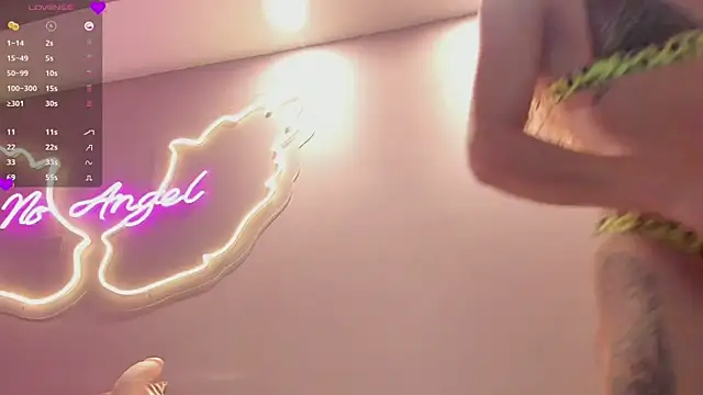 Ninna monroe  online show from February 22, 2025, 1:57 pm