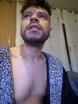 Snapshot of BombomNutela36 chatting on January 31, 2025, 8:33 pm BombomNutela36 online show from January 31, 2025, 8:33 pm