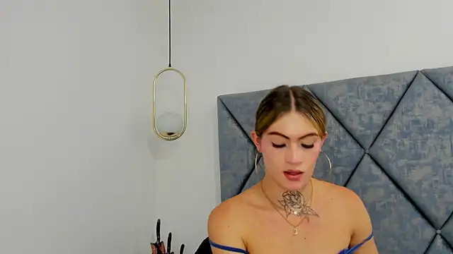 Lizz Luna online show from January 22, 2025, 4:55 pm