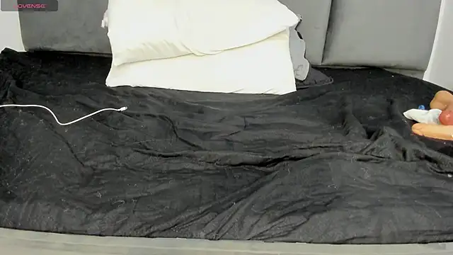 Lizz Luna online show from February 26, 2025, 2:57 pm