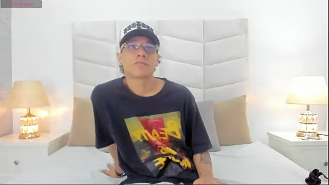 Snapshot of Buda_and_Cataleya_ chatting on March 15, 2025, 2:45 pm Buda and Cataleya  online show from March 15, 2025, 2:45 pm