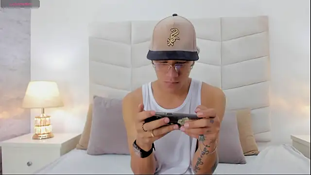 Snapshot of Buda_and_Cataleya_ chatting on March 22, 2025, 2:03 pm Buda and Cataleya  online show from March 22, 2025, 2:03 pm