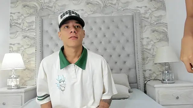 Snapshot of Buda_and_Cataleya_ chatting on October 8, 2025, 2:47 pm Buda and Cataleya  online show from October 8, 2025, 2:47 pm