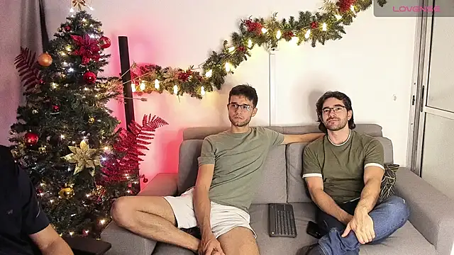 crisandrews online show from December 4, 2024, 2:53 am