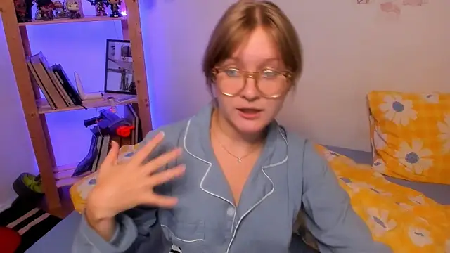 leazy peazy online show from September 22, 2025, 8:00 pm