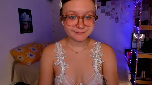 leazy peazy online show from December 3, 2025, 6:43 am