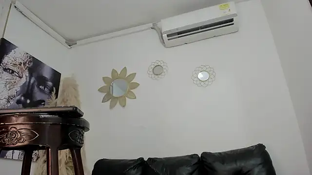 estephany doll online show from February 13, 2026, 2:02 pm