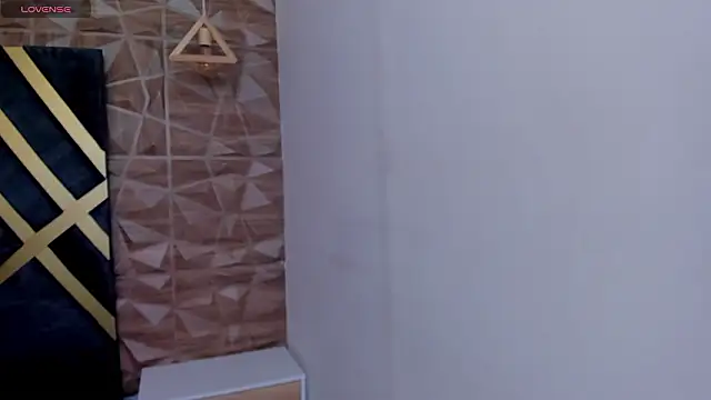 Ian Castillo  online show from March 12, 2026, 11:16 am