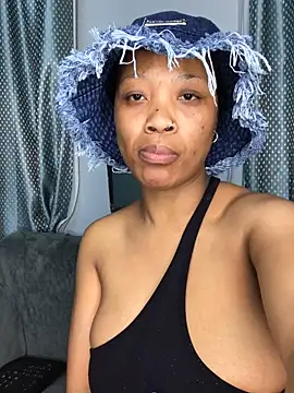 Snapshot of SZA_Doja chatting on September 23, 2025, 8:56 pm SZA Doja online show from September 23, 2025, 8:56 pm