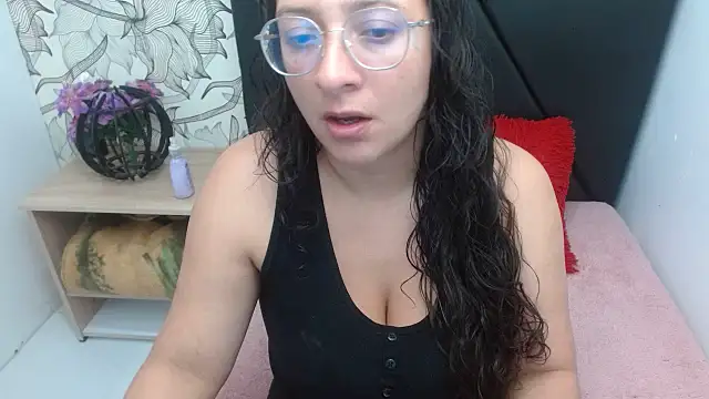 sarax ximena online show from May 15, 2026, 5:47 am